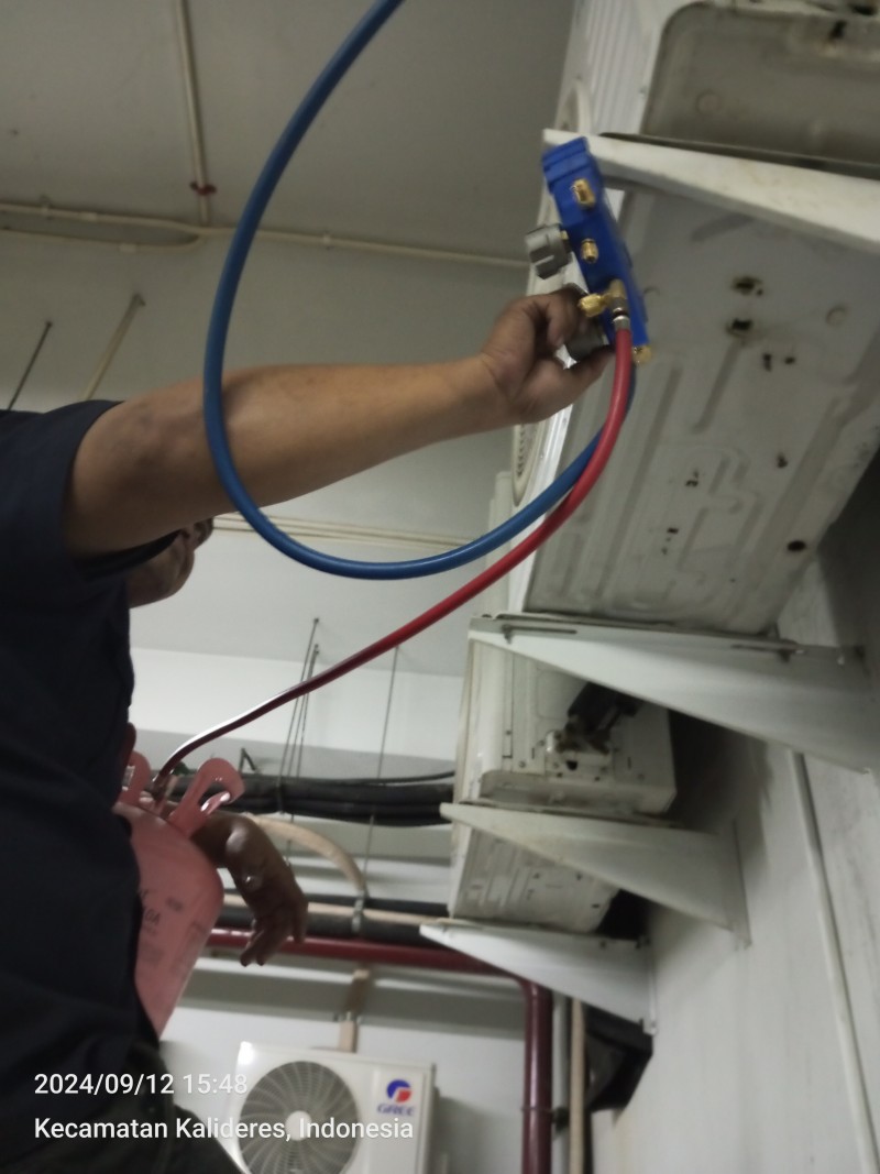 Service AC Tangerang - Penambahan Freon AC Split Wall